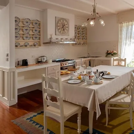 Tuliphouse - Ballerina Holiday home Vezza d'Alba